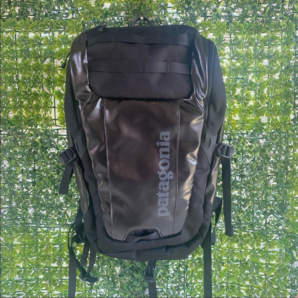 Like new Patagonia black hole backpack large